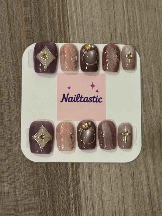 Handmade press on nails with a unique & elegant design